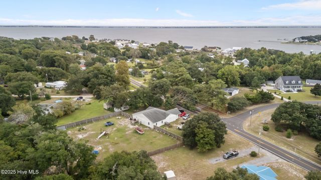 680 Broad Creek Loop Road, Newport, NC 28570