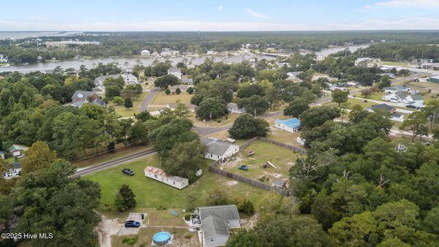 680 Broad Creek Loop Road, Newport, NC 28570
