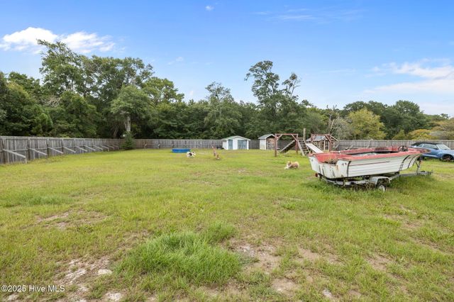 680 Broad Creek Loop Road, Newport, NC 28570