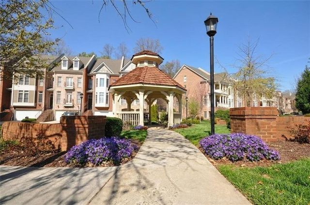 1454 Wembley Ct NE, Atlanta, GA 30329