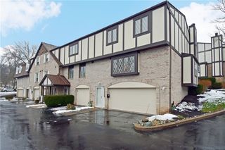 12 Oxford Ct, Mccandless, PA 15237