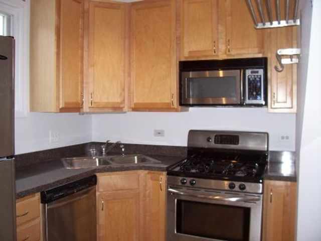 431 S HARVEY Street E, Oak Park, IL 60302