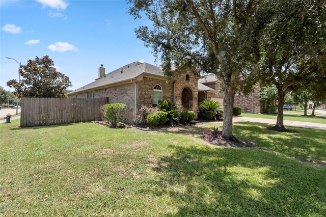 13402 Indigo Sands Drive, Pearland, TX 77584