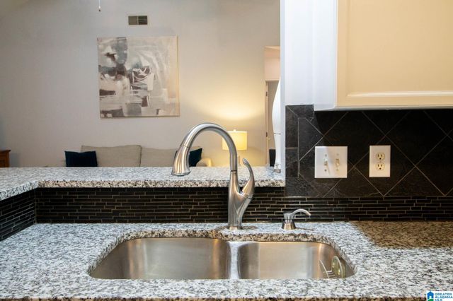 170 HICKORY POINT DRIVE, Helena, AL 35080