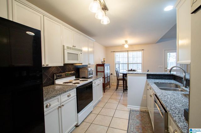 170 HICKORY POINT DRIVE, Helena, AL 35080