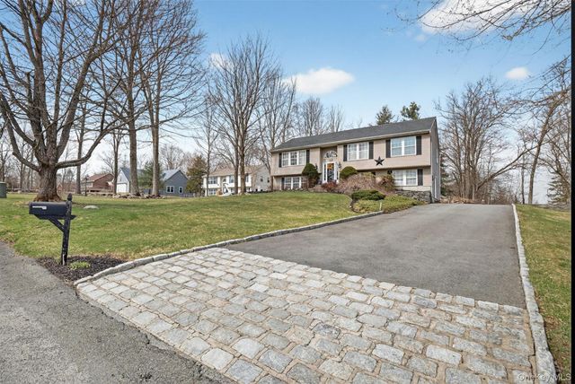 123 Foxwood Drive S, Newburgh, NY 12550
