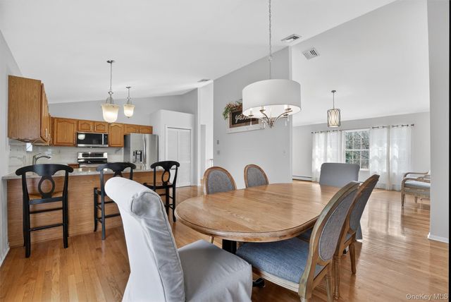 123 Foxwood Drive S, Newburgh, NY 12550