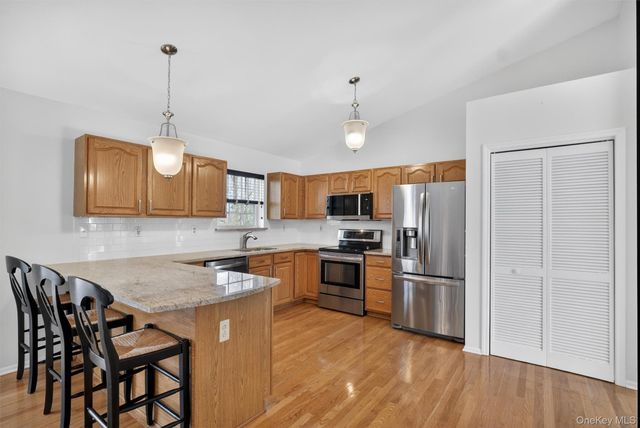 123 Foxwood Drive S, Newburgh, NY 12550