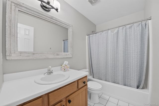 123 Foxwood Drive S, Newburgh, NY 12550