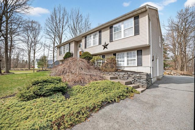 123 Foxwood Drive S, Newburgh, NY 12550