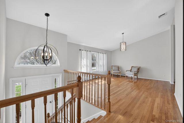 123 Foxwood Drive S, Newburgh, NY 12550