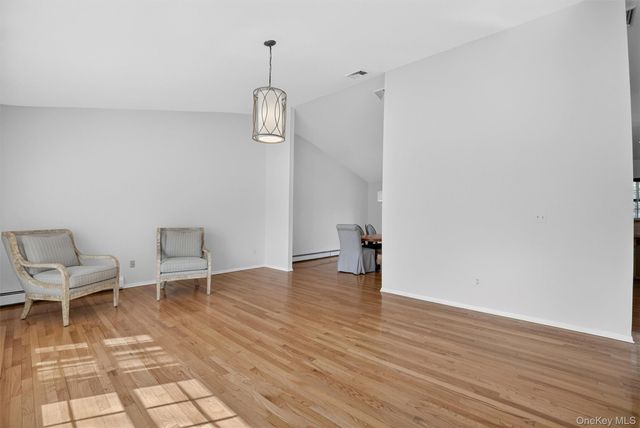 123 Foxwood Drive S, Newburgh, NY 12550