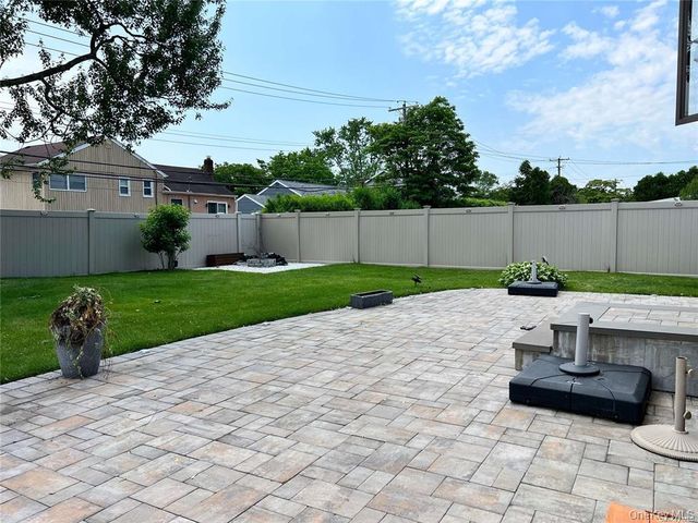 14 Hicks Avenue, Syosset, NY 11791