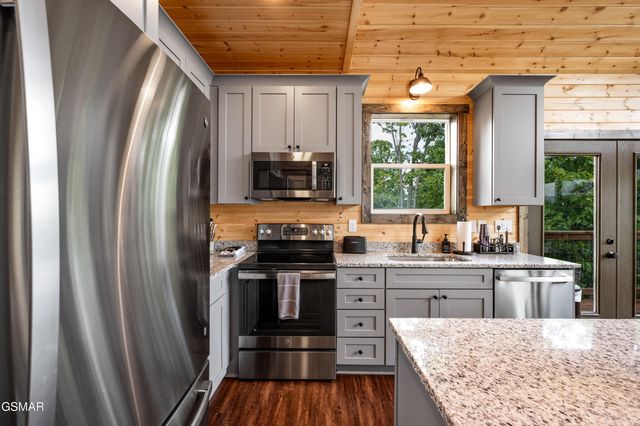 1874 Natures Lane, Sevierville, TN 37862