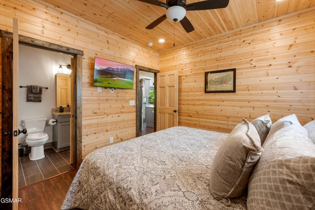 1874 Natures Lane, Sevierville, TN 37862