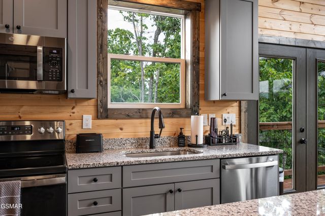 1874 Natures Lane, Sevierville, TN 37862