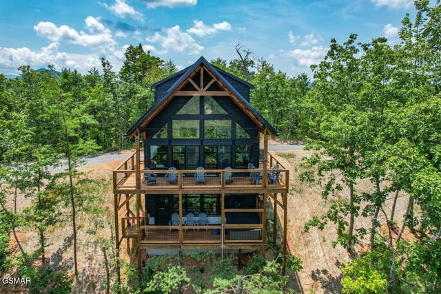 1874 Natures Lane, Sevierville, TN 37862