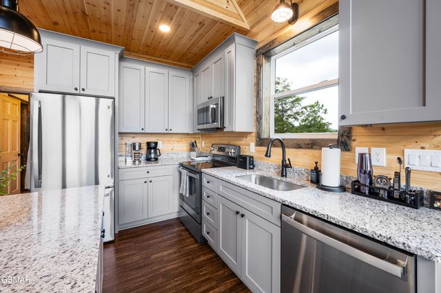 1874 Natures Lane, Sevierville, TN 37862