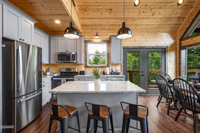 1874 Natures Lane, Sevierville, TN 37862