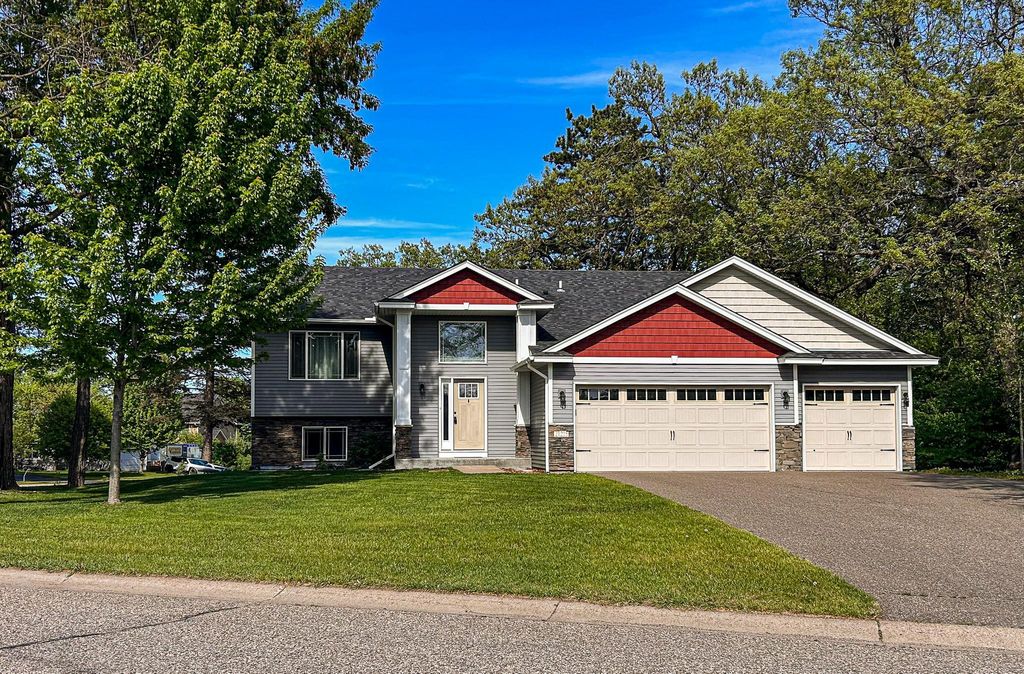 21215 Old Lake George Boulevard NW, Oak Grove, MN 55303