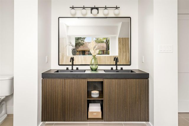 1004 Martin Street, Houston, TX 77018
