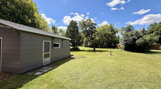 919 W 4TH AVENUE, Oshkosh, WI 54902
