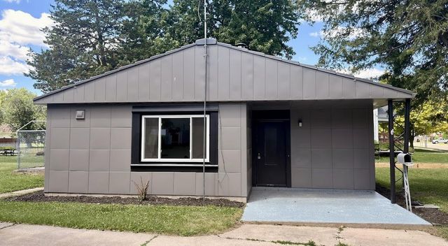 919 W 4TH AVENUE, Oshkosh, WI 54902