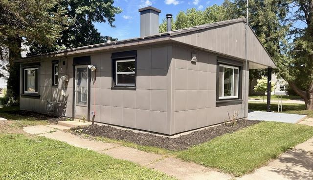 919 W 4TH AVENUE, Oshkosh, WI 54902