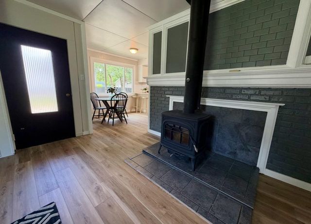 919 W 4TH AVENUE, Oshkosh, WI 54902