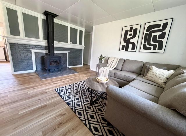 919 W 4TH AVENUE, Oshkosh, WI 54902
