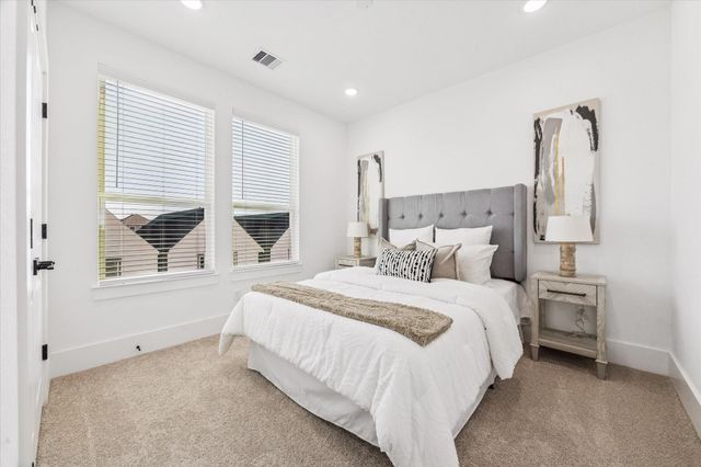 5621 Azores, Houston, TX 77091