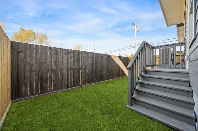 5621 Azores, Houston, TX 77091