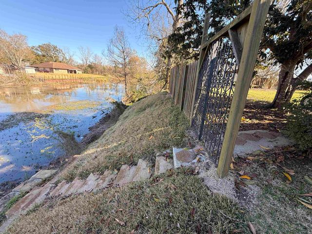 2886 Highway 1, Labadieville, LA 70372