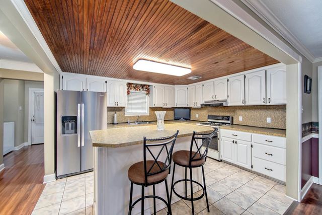 2886 Highway 1, Labadieville, LA 70372