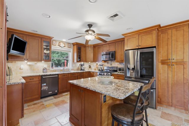 1 Hiko Place, Fishkill, NY 12524
