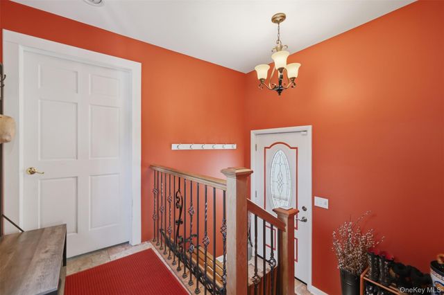 1 Hiko Place, Fishkill, NY 12524