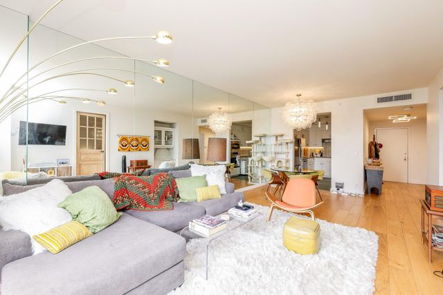 5100 San Felipe Street 94E, Houston, TX 77056