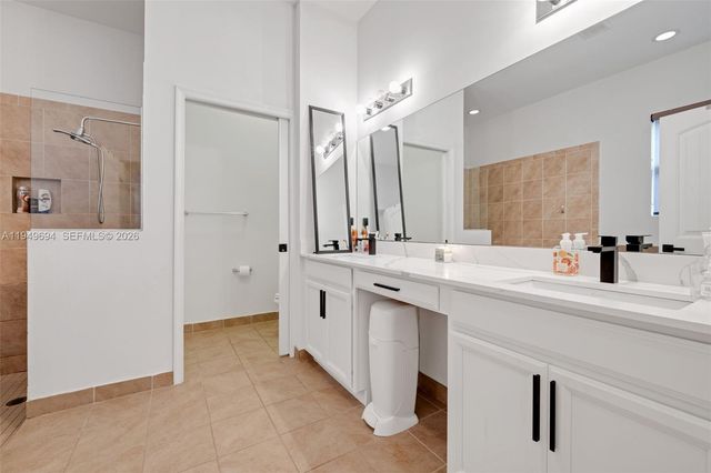 4806 Conifer Ct, Green Acres, FL 33463