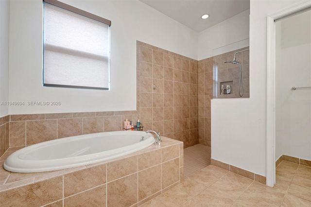 4806 Conifer Ct, Green Acres, FL 33463