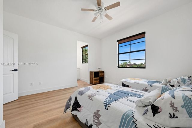 4806 Conifer Ct, Green Acres, FL 33463