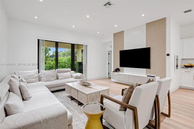 4806 Conifer Ct, Green Acres, FL 33463