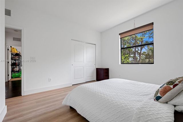 4806 Conifer Ct, Green Acres, FL 33463