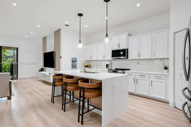 4806 Conifer Ct, Green Acres, FL 33463