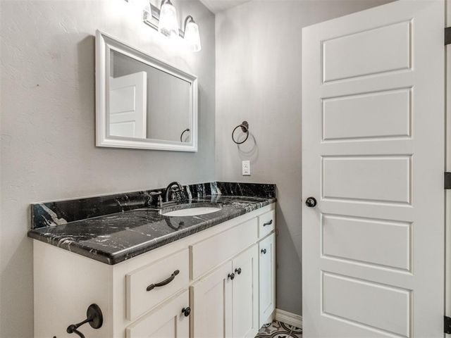 305 Golden Leaf Court, Moore, OK 73160