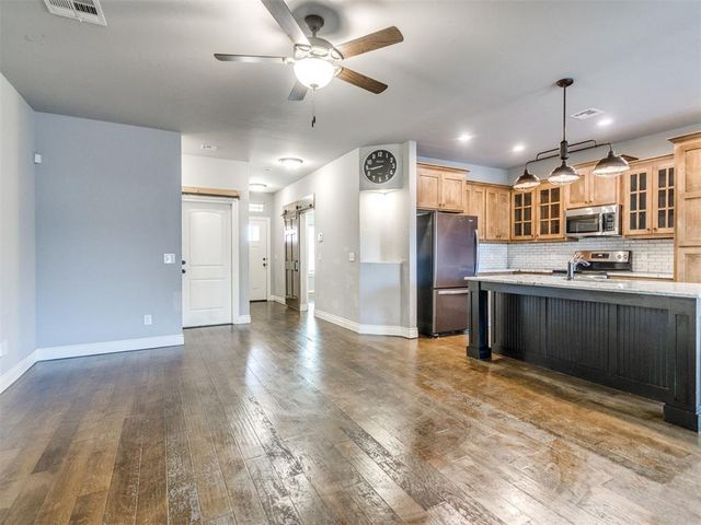 305 Golden Leaf Court, Moore, OK 73160