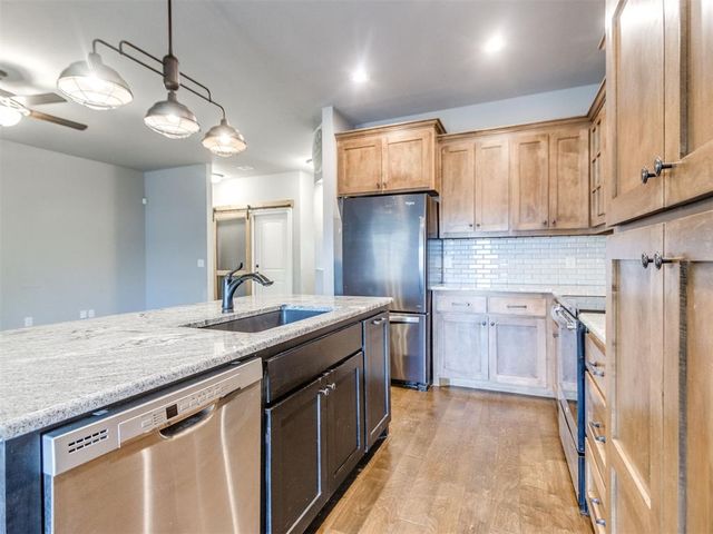 305 Golden Leaf Court, Moore, OK 73160