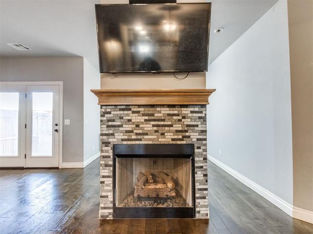 305 Golden Leaf Court, Moore, OK 73160