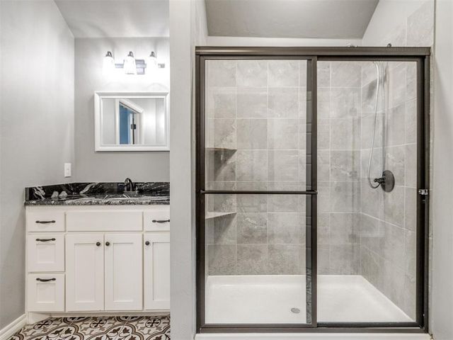 305 Golden Leaf Court, Moore, OK 73160