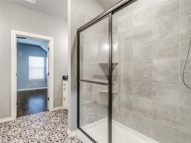 305 Golden Leaf Court, Moore, OK 73160