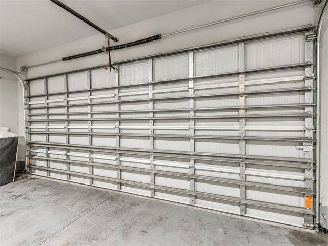 305 Golden Leaf Court, Moore, OK 73160